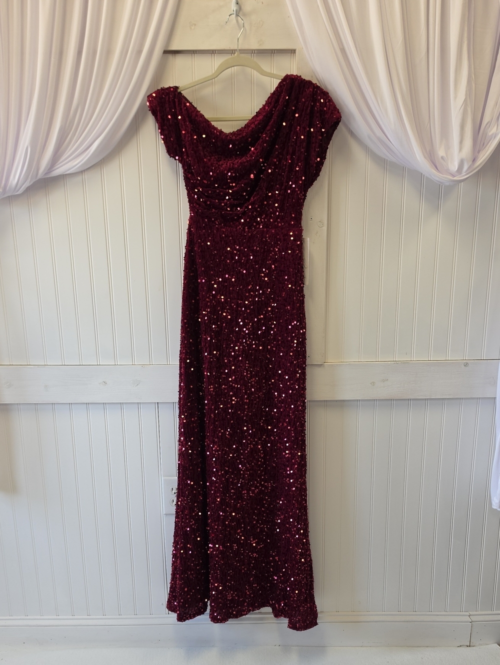 NWT Burgundy Red Velvety Sequin Fashion Drape V-Neck Maxi Gown Dress Size 4